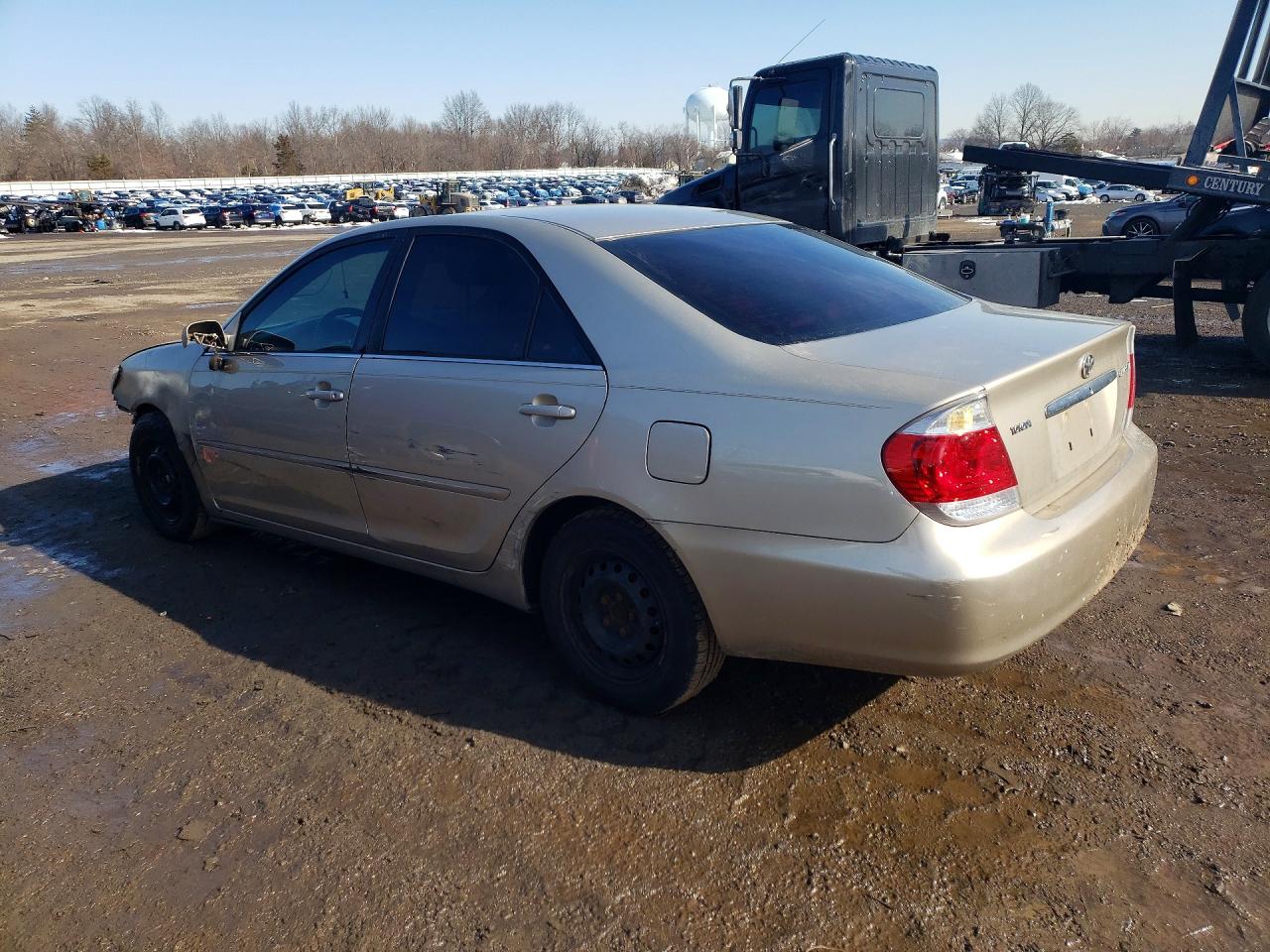 2005 TOYOTA CAMRY LE photo 3