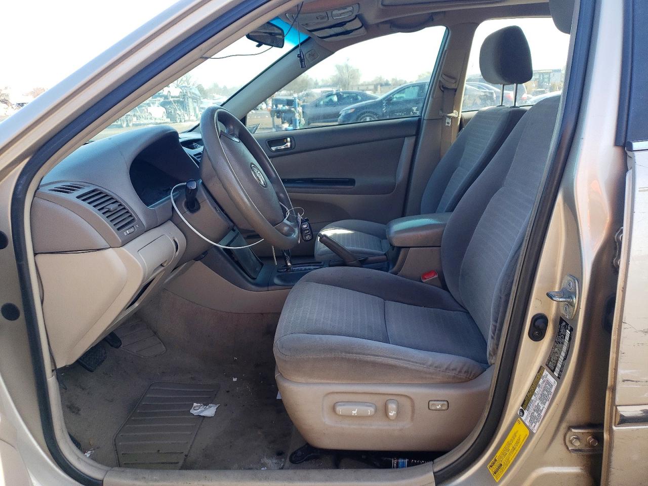 2005 TOYOTA CAMRY LE photo 13