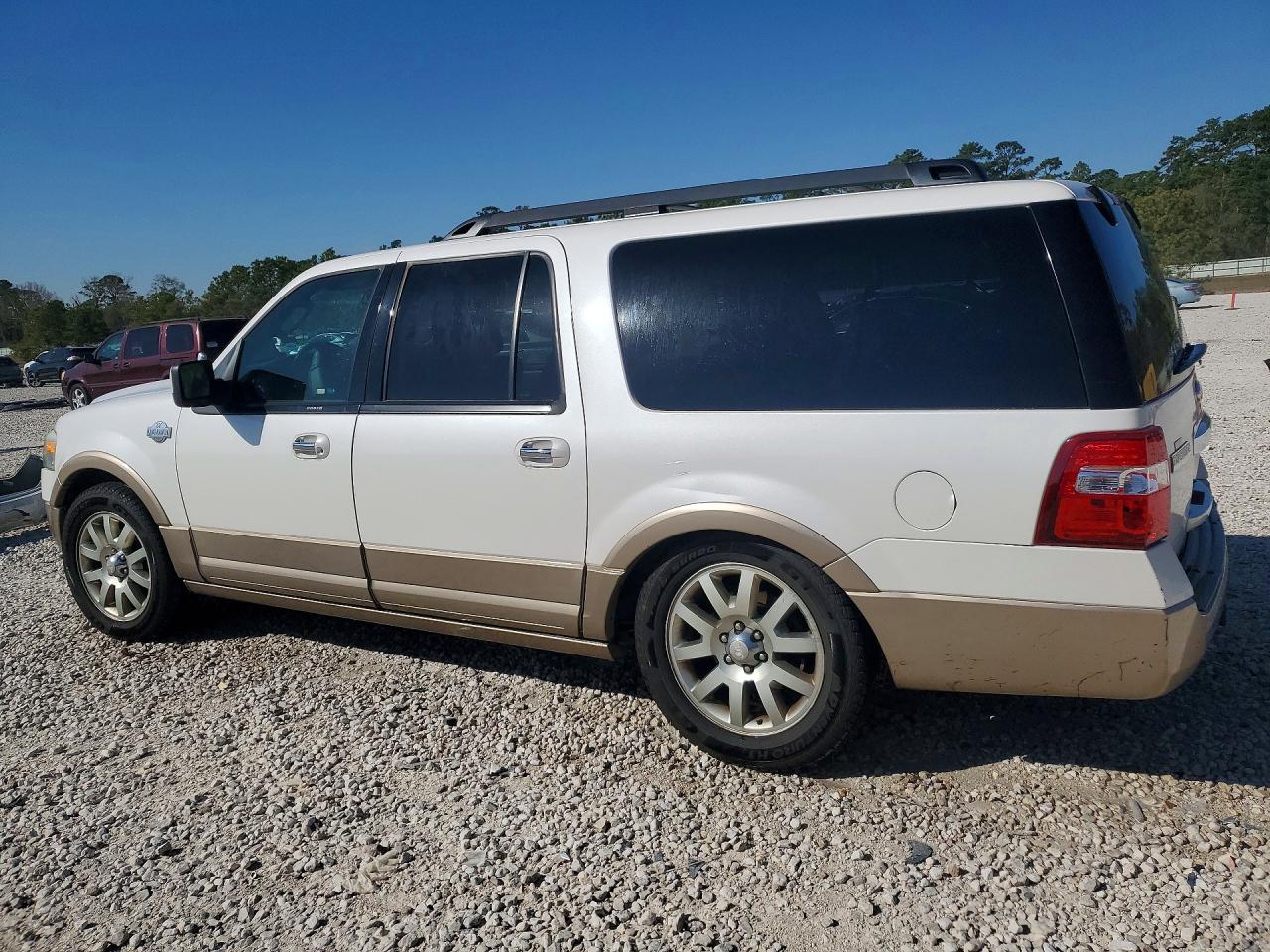 2011 FORD EXPEDITION EL XLT photo 2