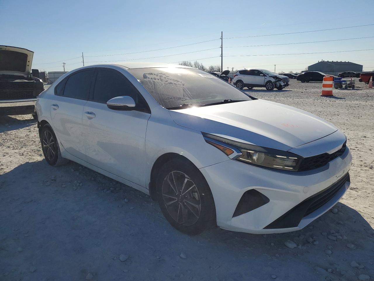 2023 KIA FORTE LXS photo 4