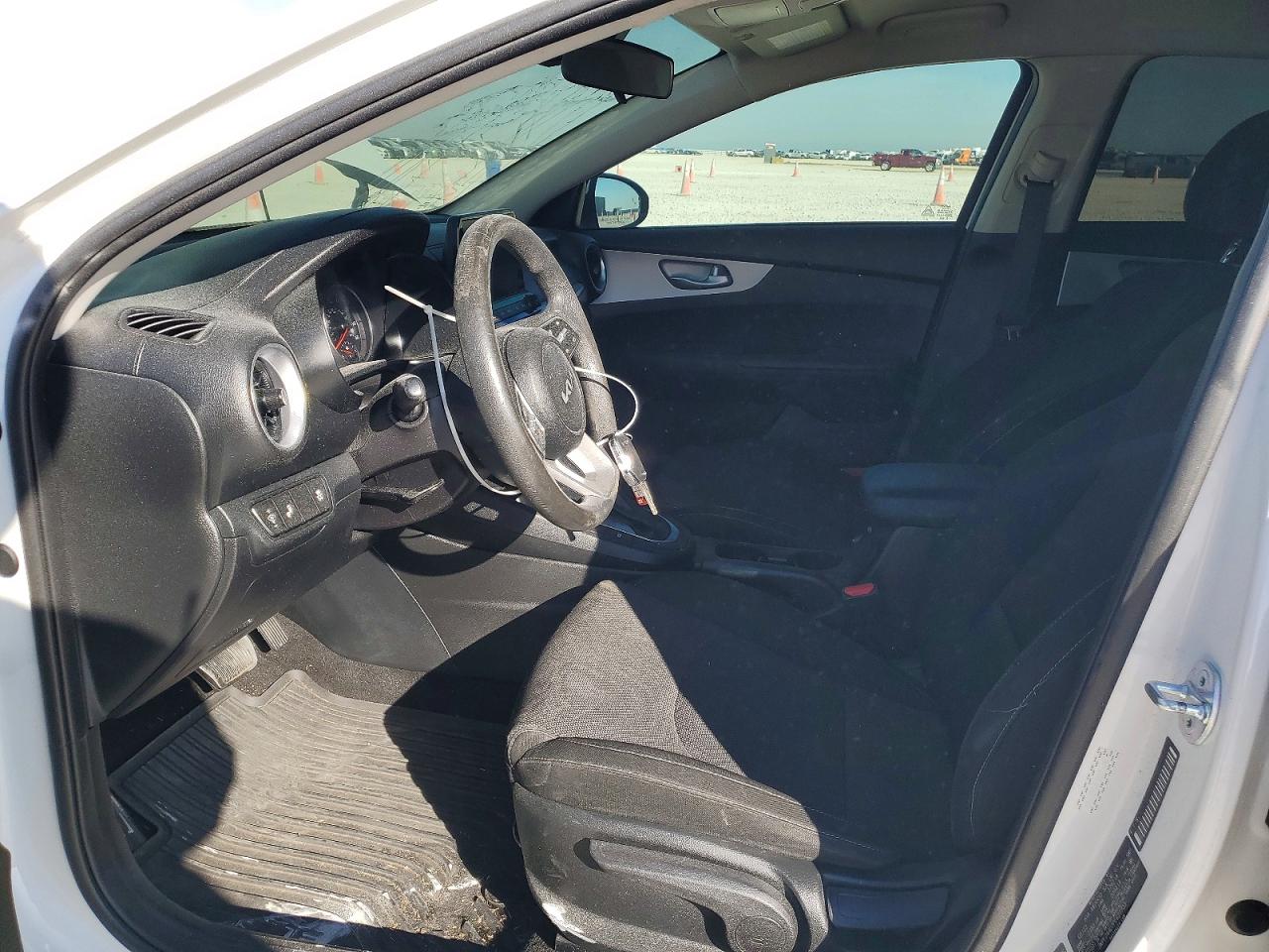 2023 KIA FORTE LXS photo 7
