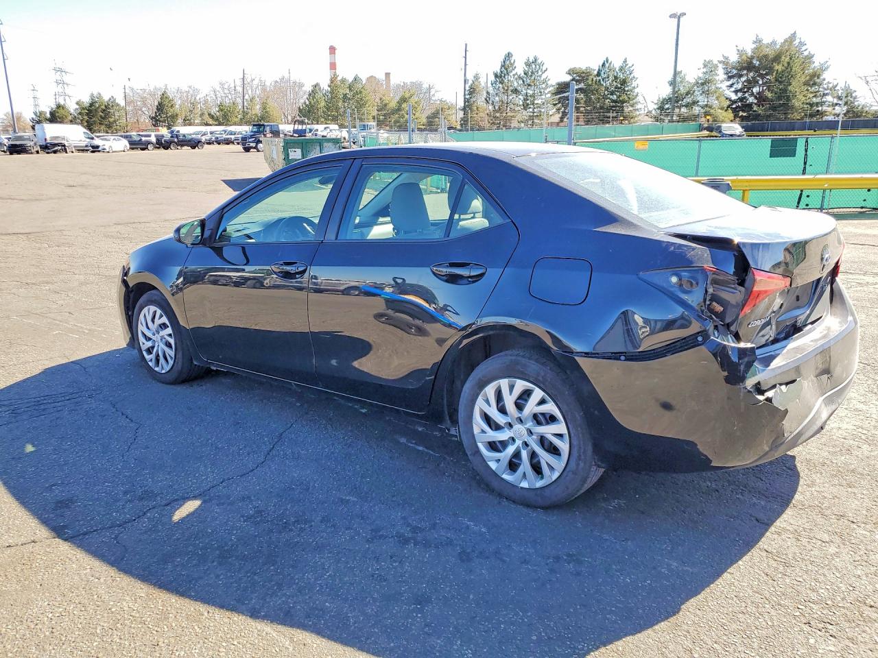 2017 TOYOTA COROLLA LE photo 2