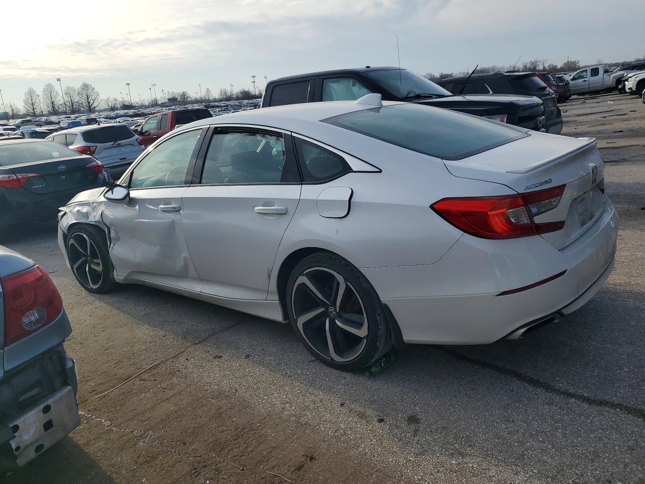 2020 HONDA ACCORD SPORT photo 2