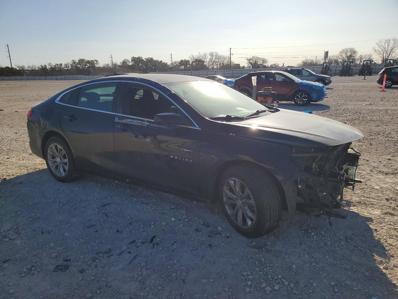 2023 CHEVROLET MALIBU LT photo 4