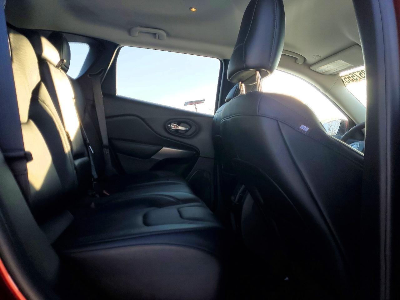 2021 JEEP CHEROKEE LATITUDE LUX photo 21