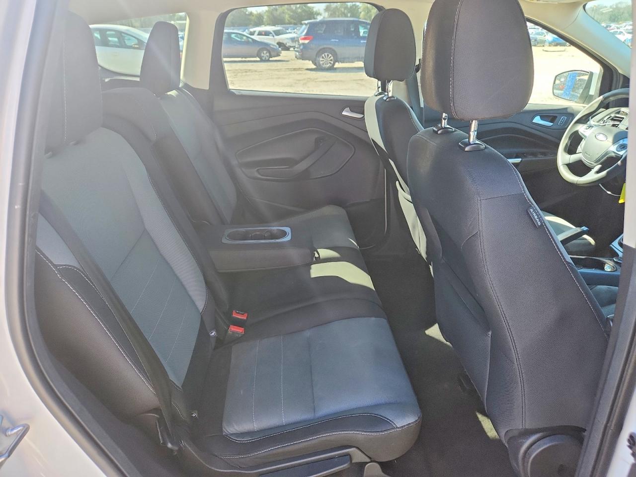 2016 FORD ESCAPE SE photo 11