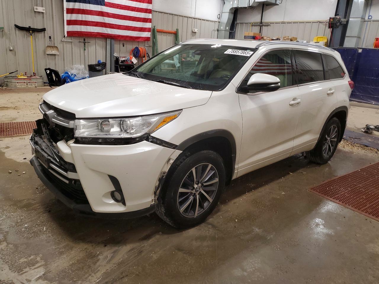 2017 TOYOTA HIGHLANDER
