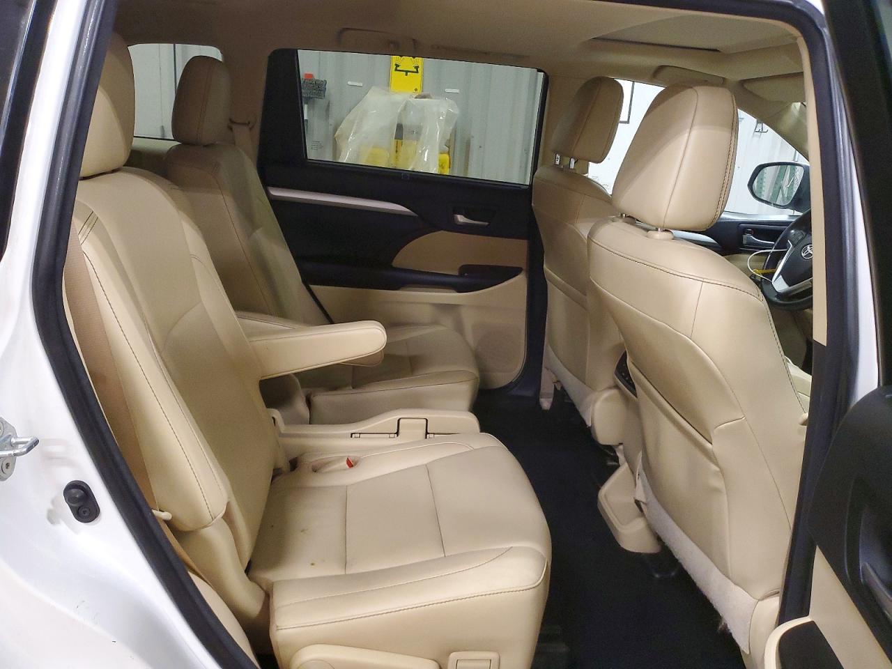 2017 TOYOTA HIGHLANDER XLE photo 21