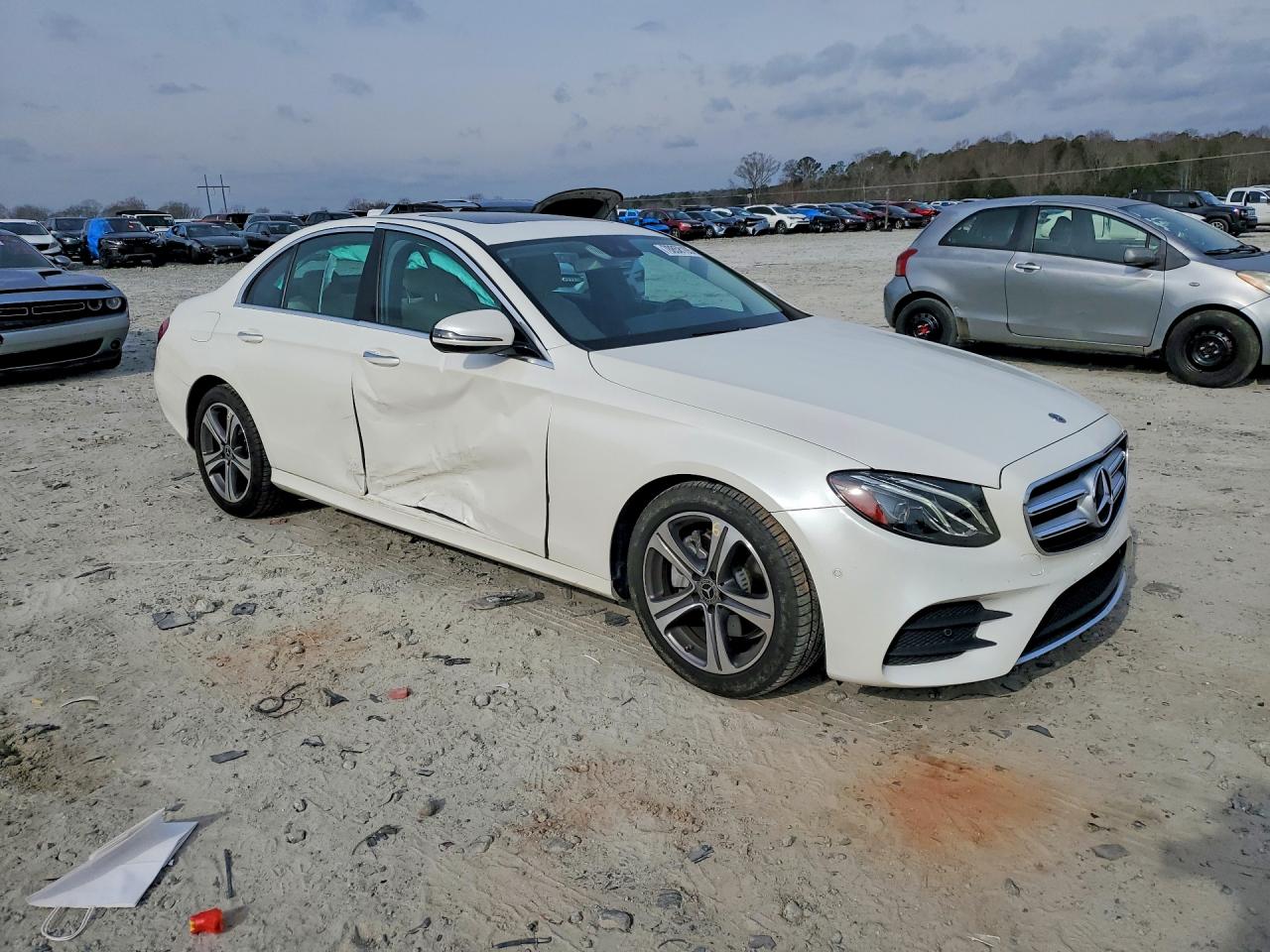 2018 MERCEDES-BENZ E 300 photo 4