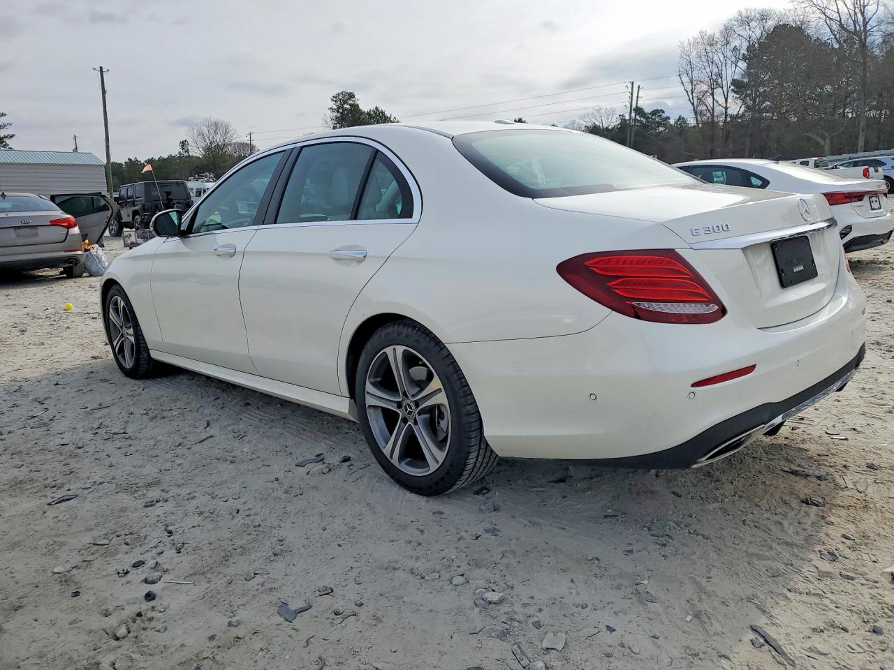 2018 MERCEDES-BENZ E 300 photo 2