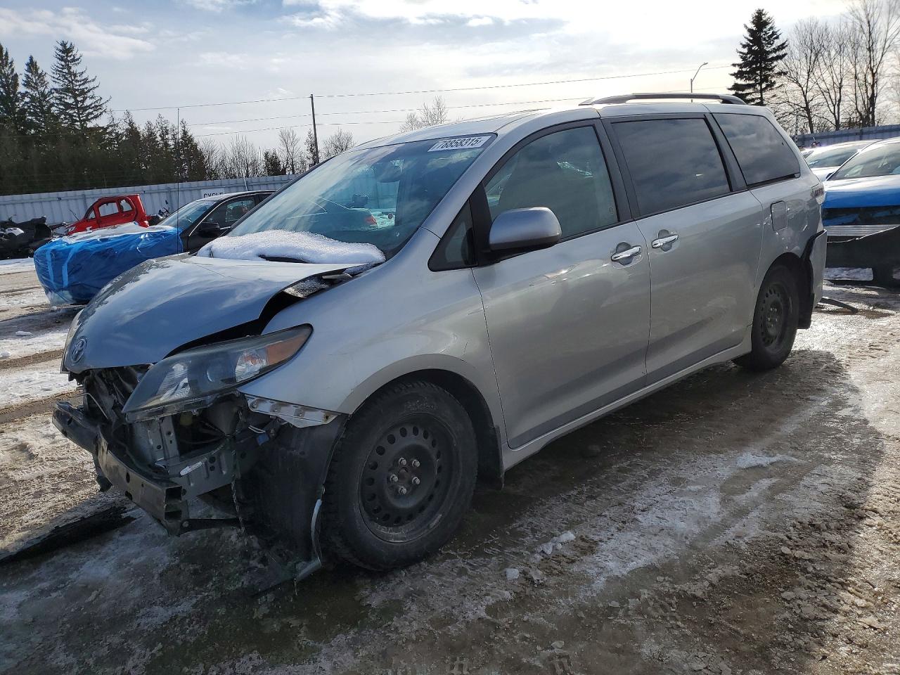 2014 TOYOTA SIENNA