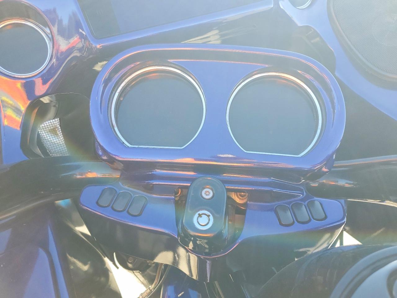 2020 HARLEY-DAVIDSON FLTRXS photo 13
