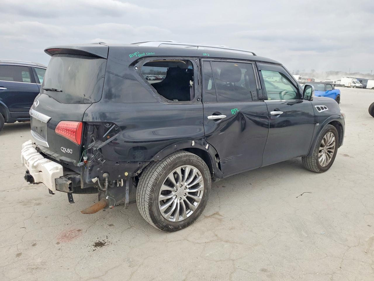 2017 INFINITI QX80 BASE photo 3