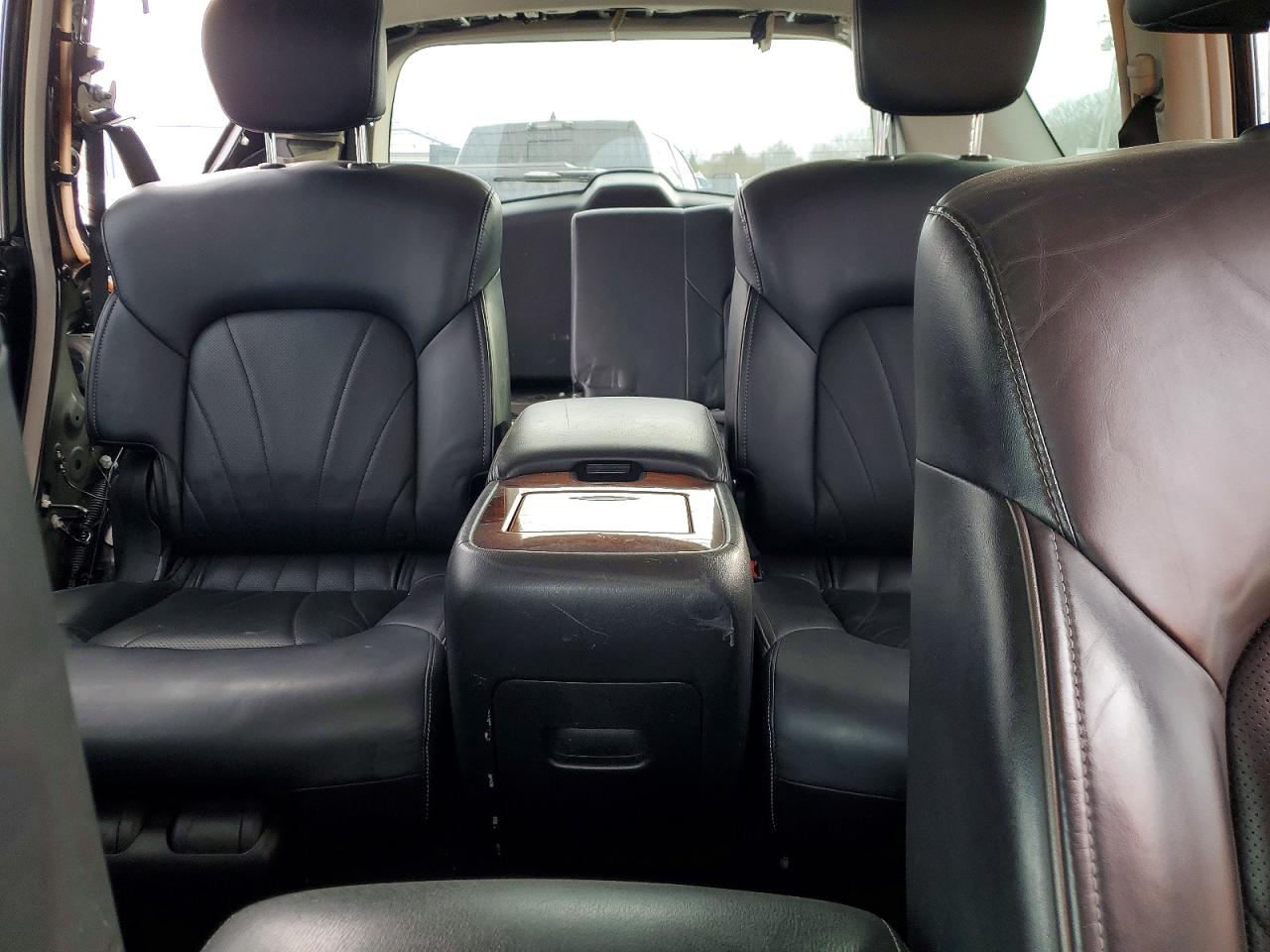 2017 INFINITI QX80 BASE photo 10