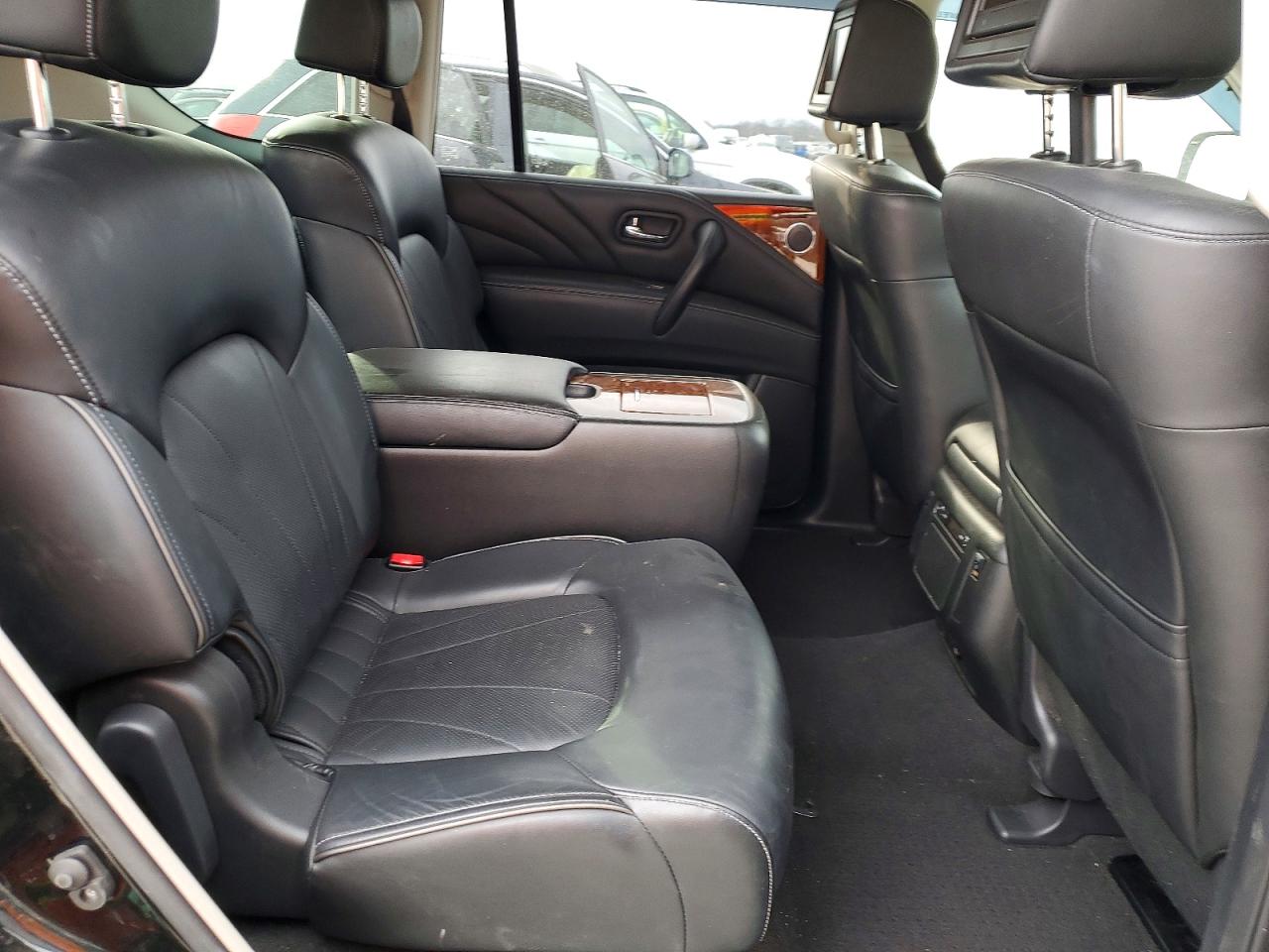 2017 INFINITI QX80 BASE photo 11