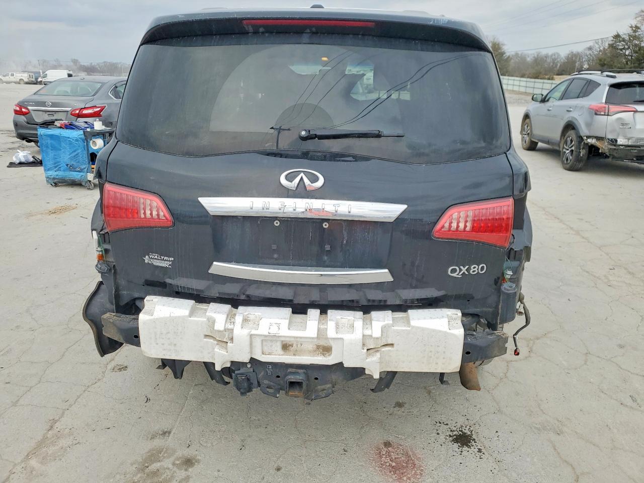 2017 INFINITI QX80 BASE photo 6
