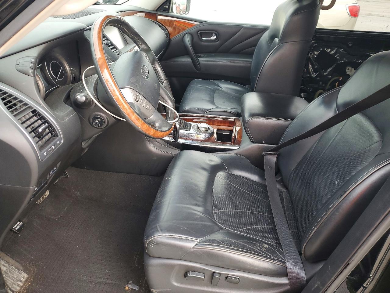 2017 INFINITI QX80 BASE photo 7