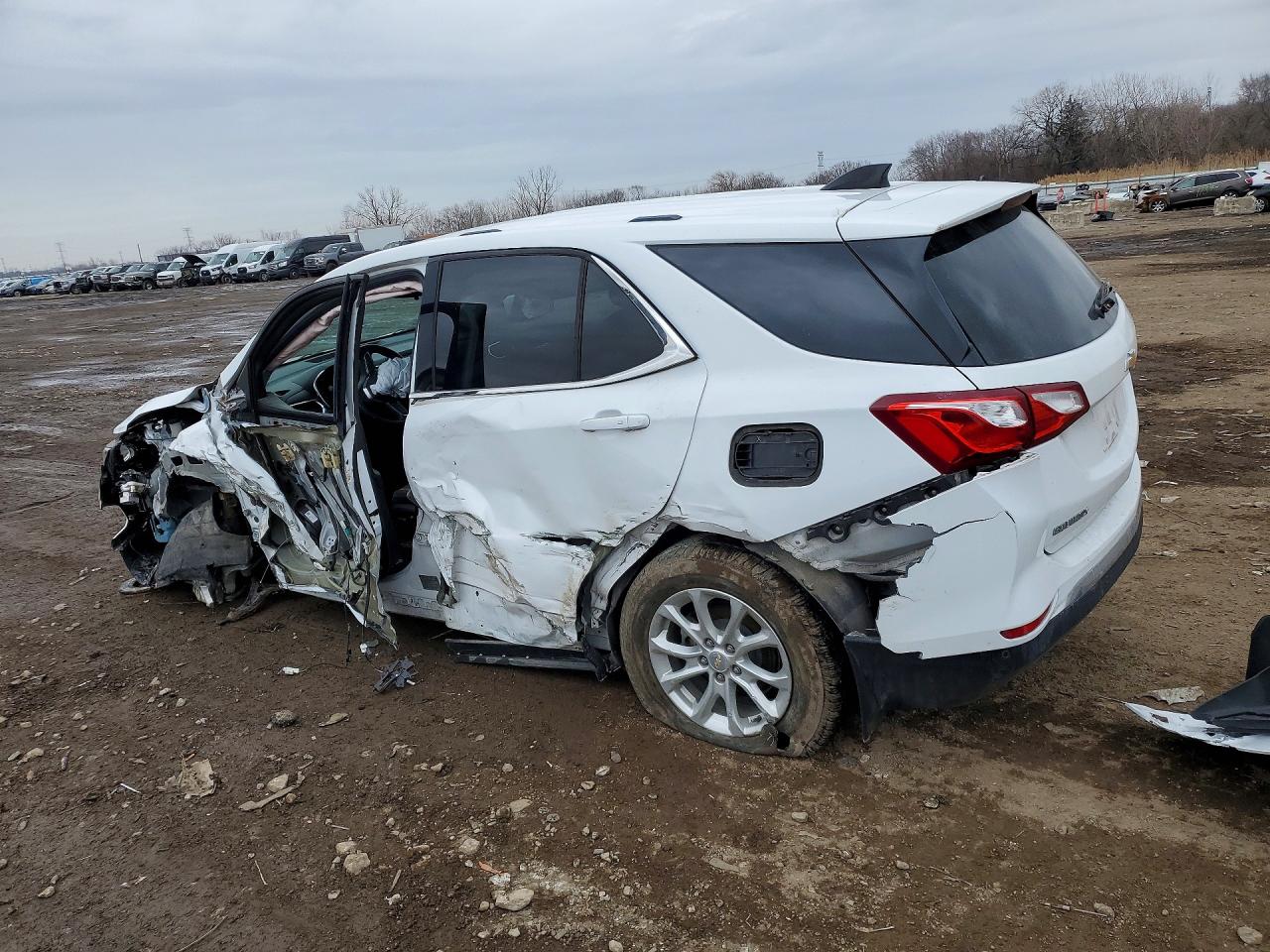 2018 CHEVROLET EQUINOX LT photo 3