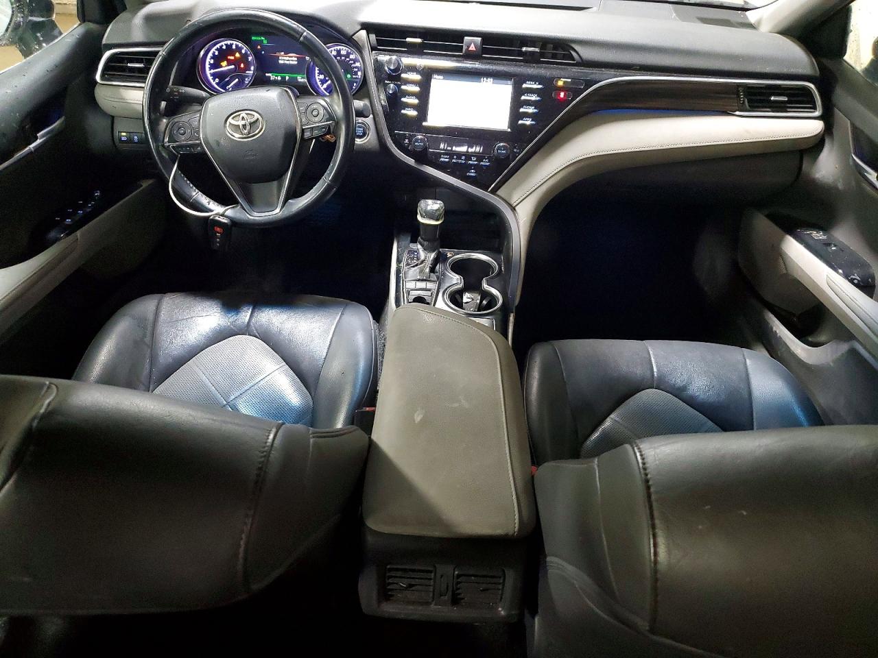 2018 TOYOTA CAMRY XLE photo 15