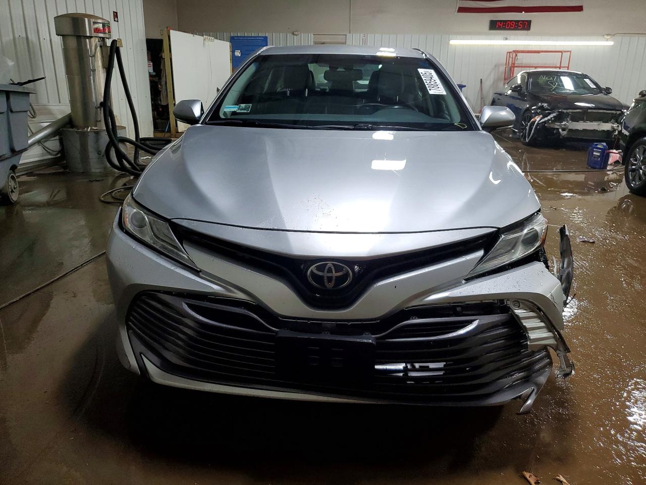 2018 TOYOTA CAMRY XLE photo 9