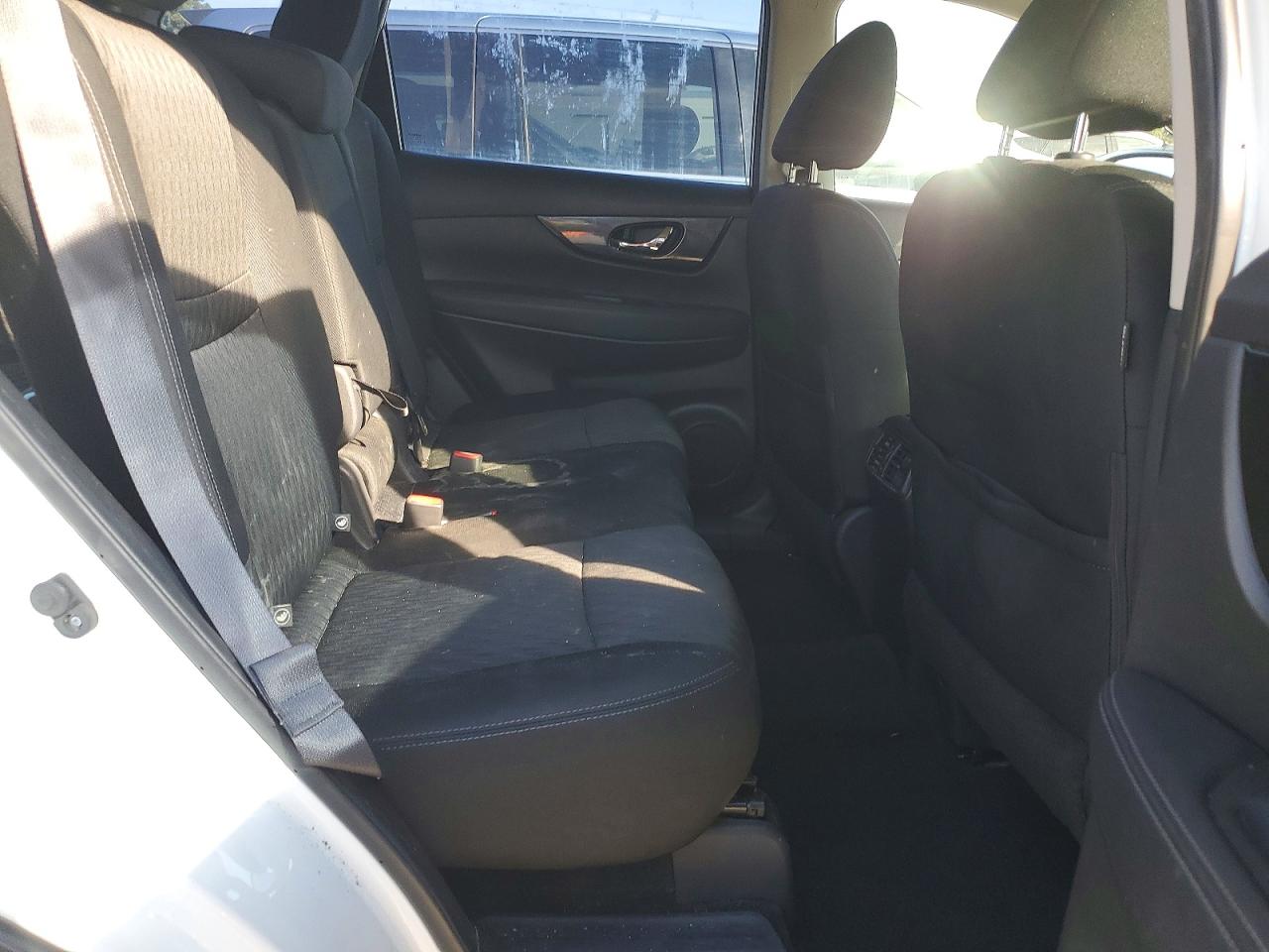 2018 NISSAN ROGUE S photo 19
