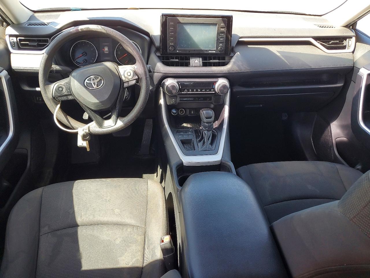 2021 TOYOTA RAV4 LE photo 22