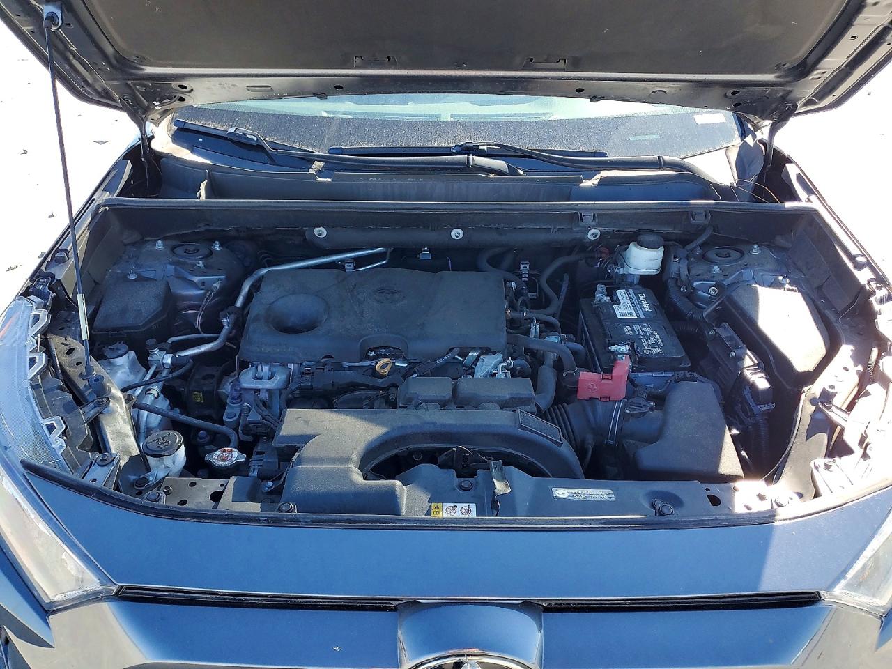 2021 TOYOTA RAV4 LE photo 34