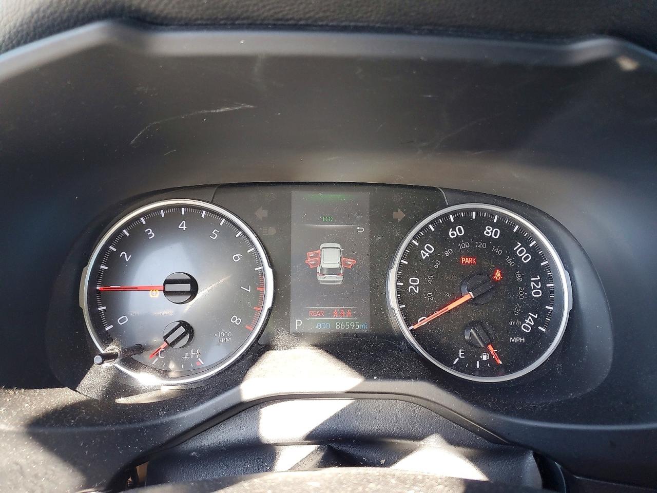 2021 TOYOTA RAV4 LE photo 25