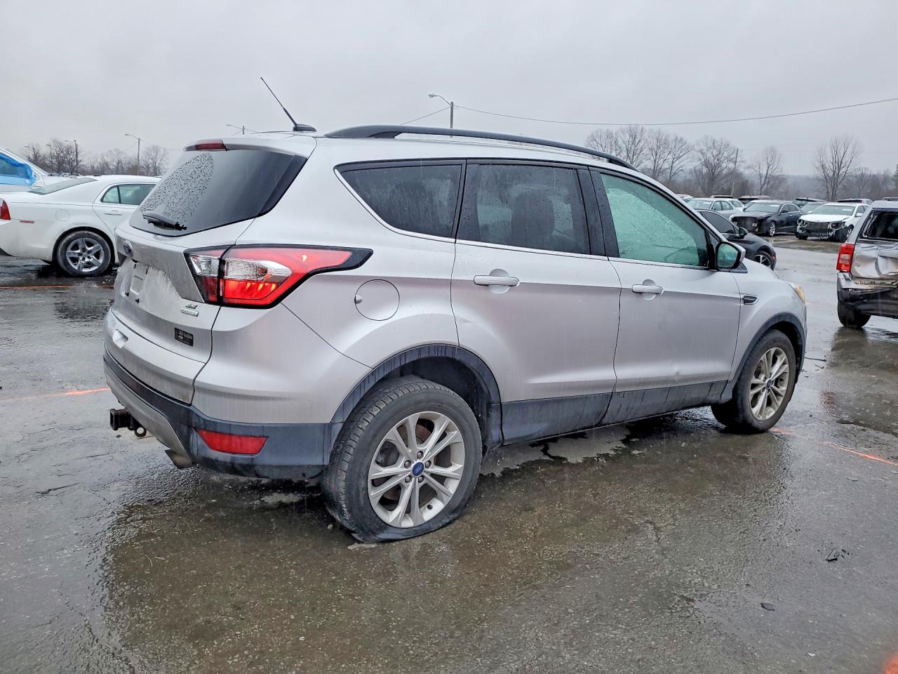 2017 FORD ESCAPE SE photo 5