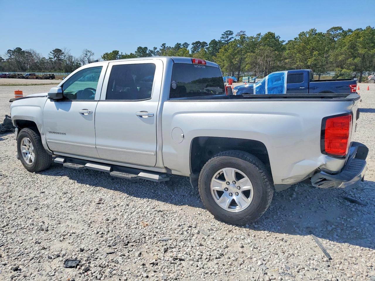 2017 CHEVROLET SILVERADO C1500 LT photo 2