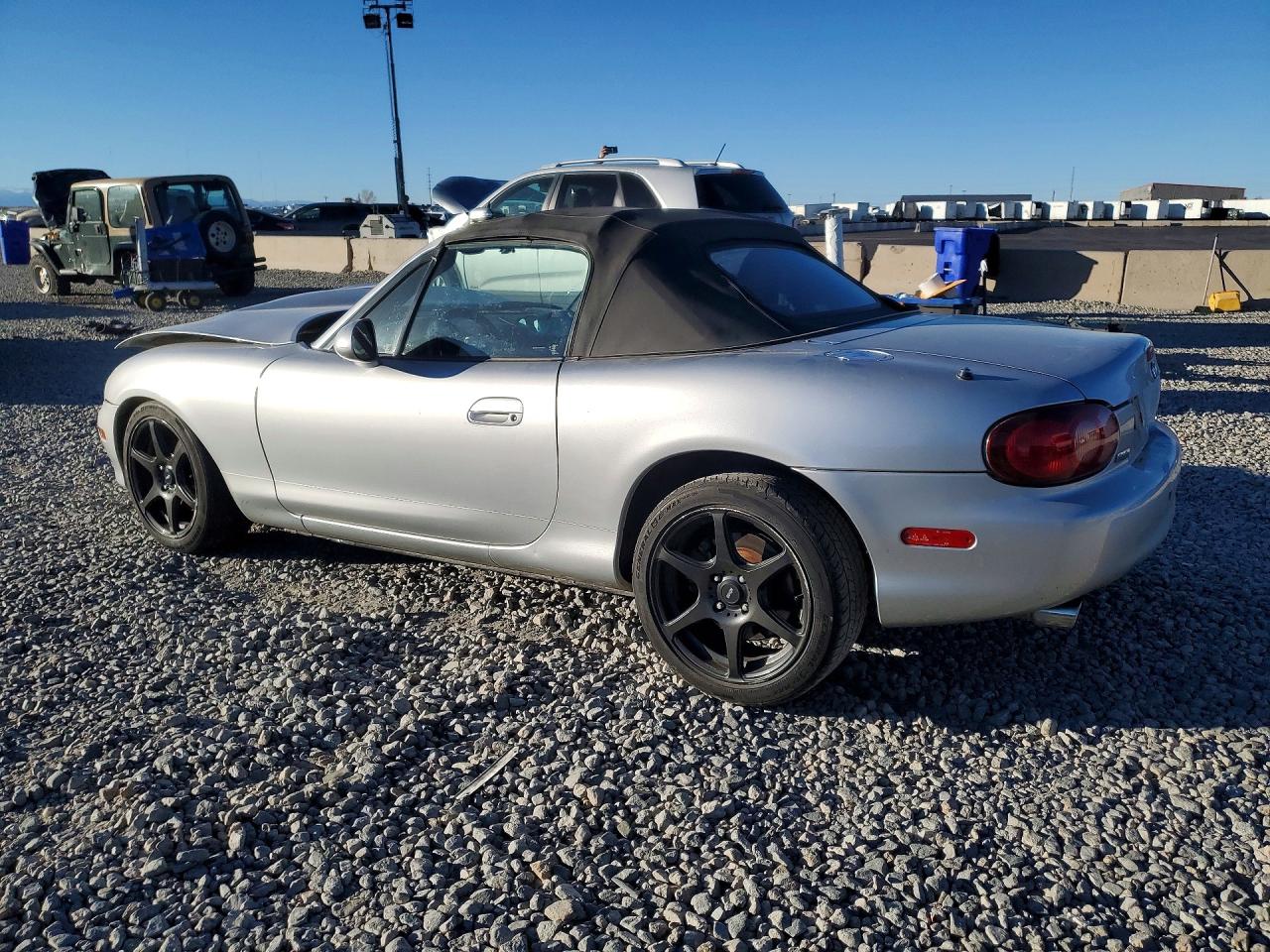 2003 MAZDA MX-5 MIATA BASE photo 4