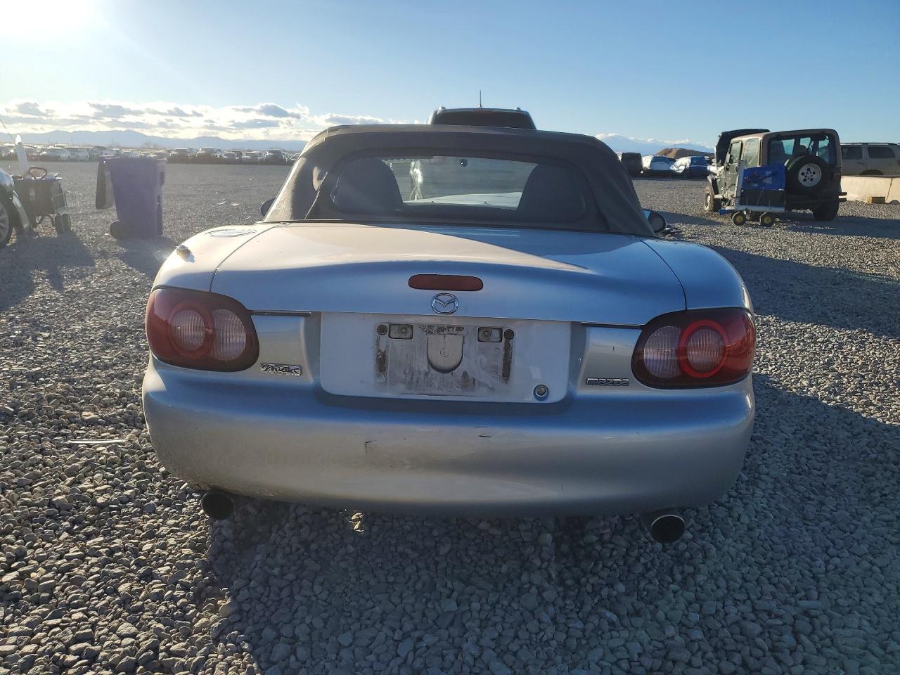 2003 MAZDA MX-5 MIATA BASE photo 16