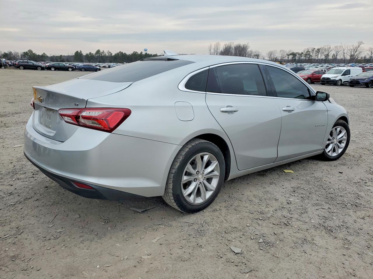 2020 CHEVROLET MALIBU LT photo 5
