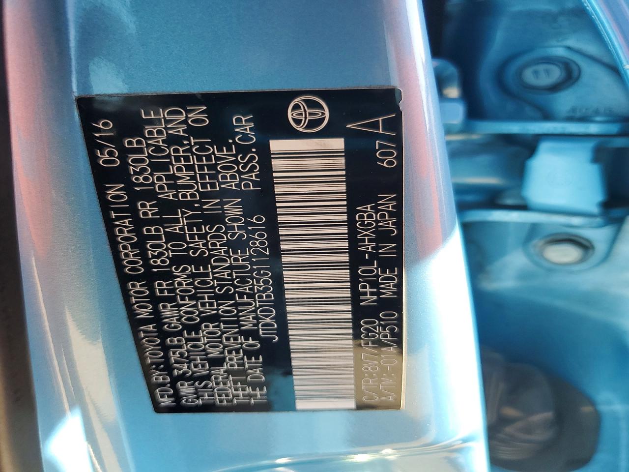 2016 TOYOTA PRIUS C THREE photo 13