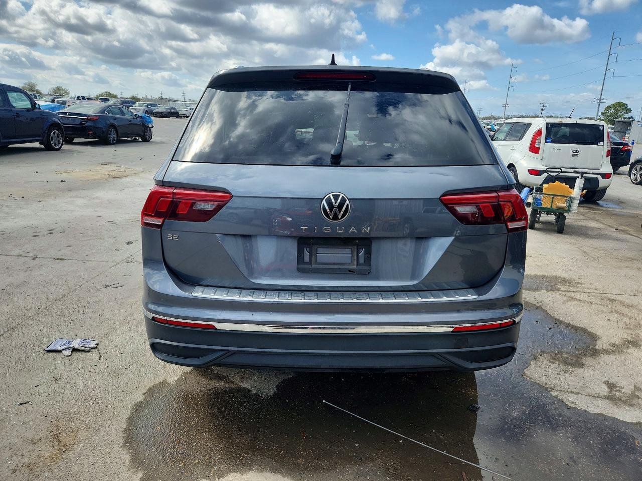 2024 VOLKSWAGEN TIGUAN SE photo 11