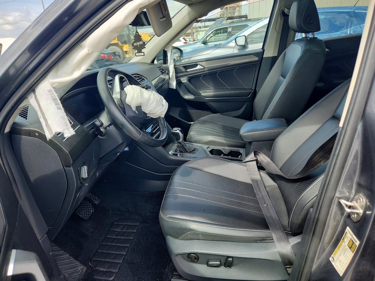 2024 VOLKSWAGEN TIGUAN SE photo 13