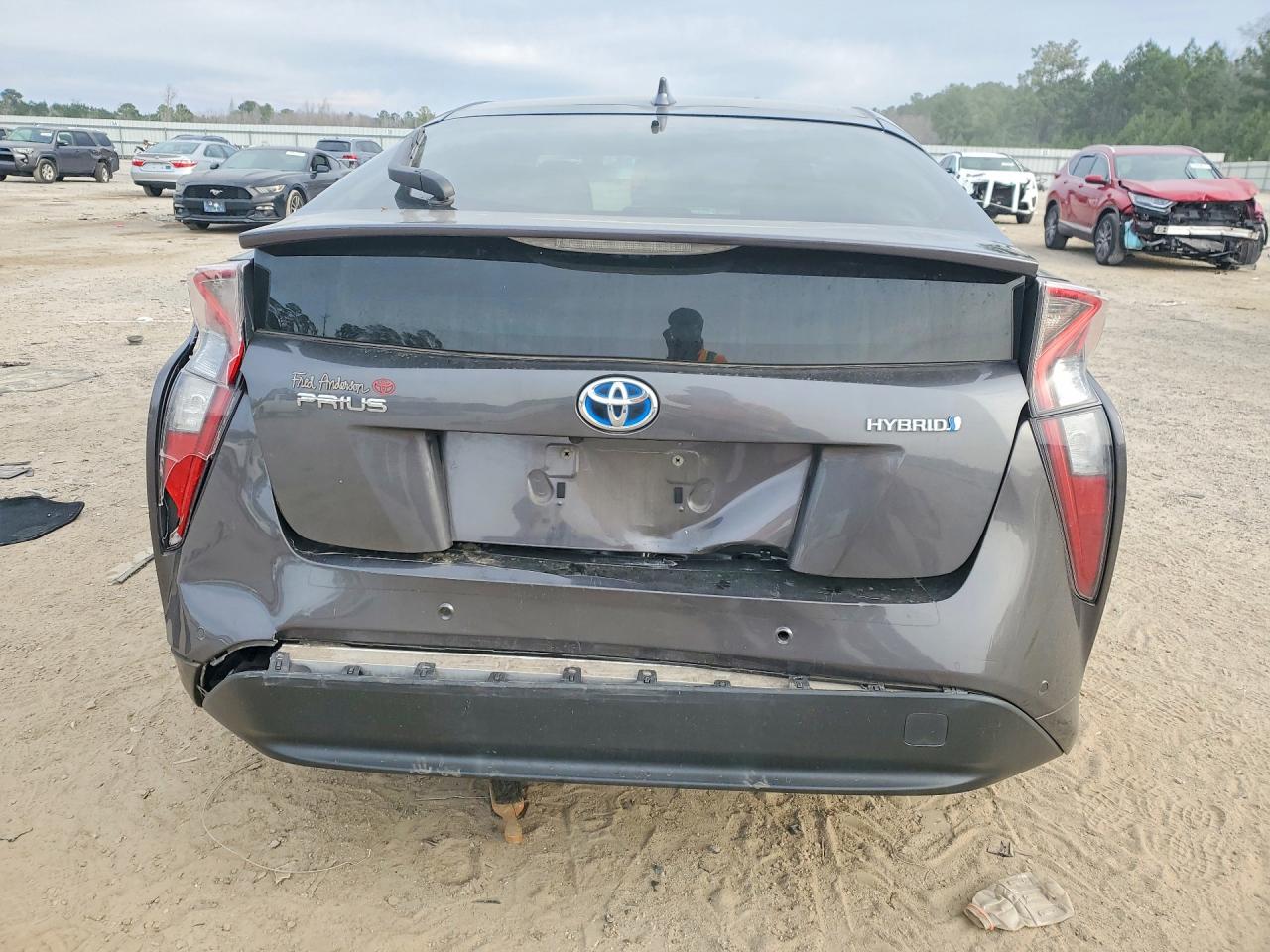 2018 TOYOTA PRIUS TWO photo 11