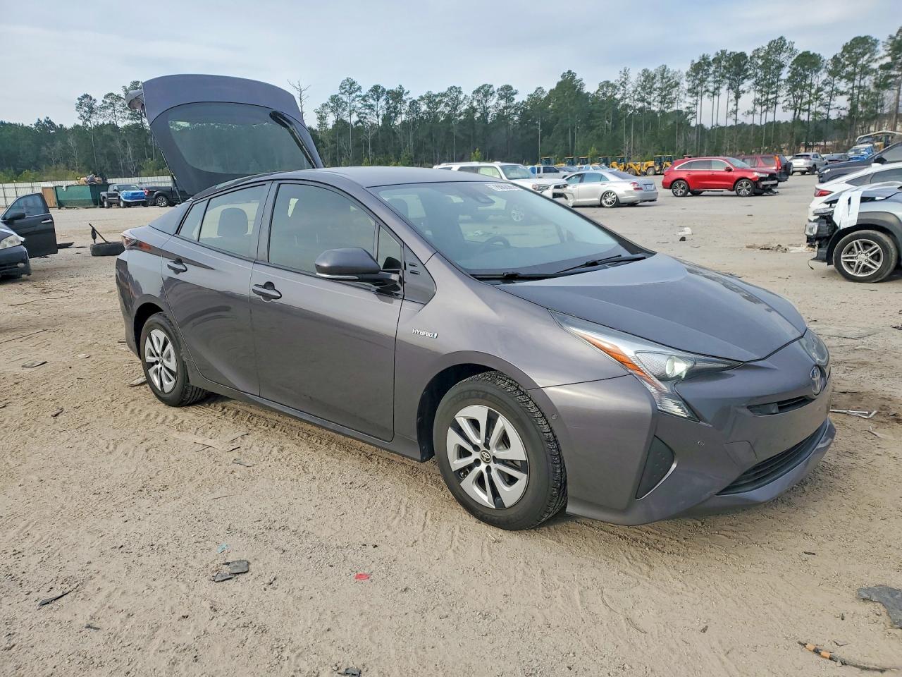2018 TOYOTA PRIUS TWO photo 7