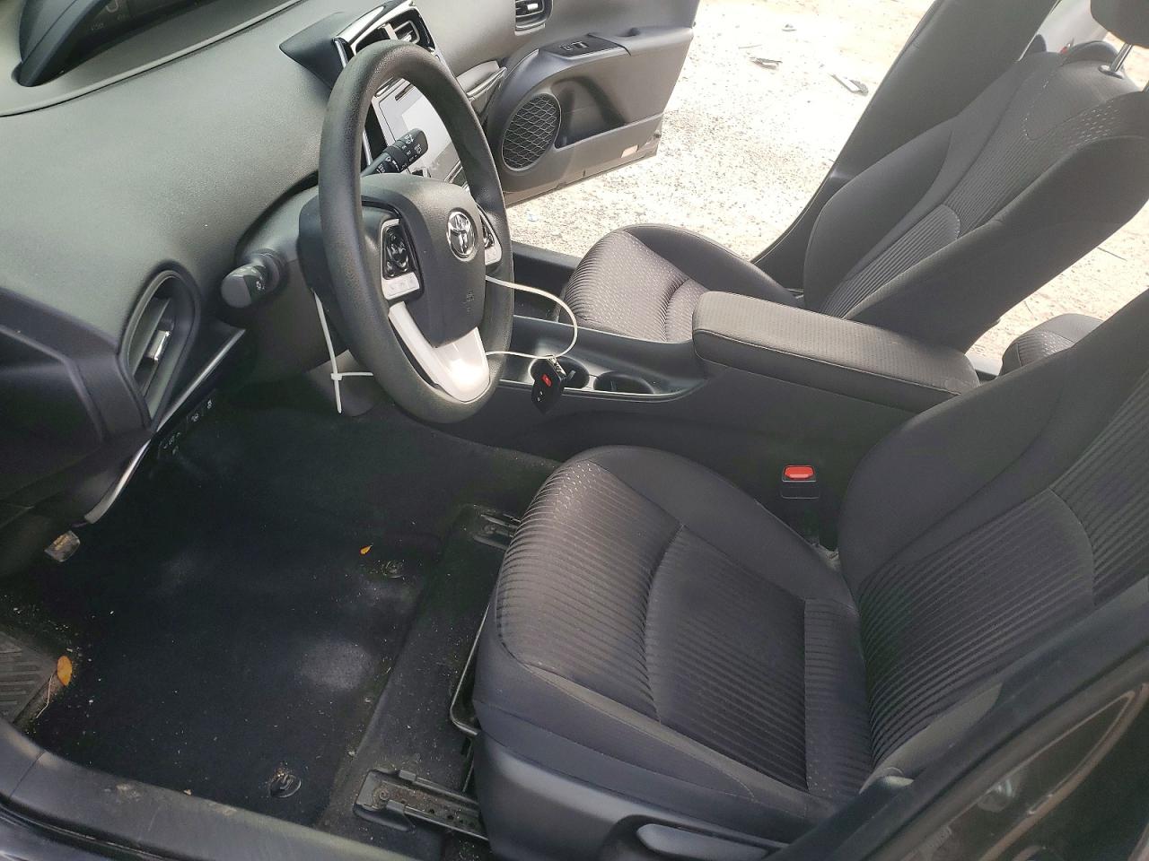 2018 TOYOTA PRIUS TWO photo 13