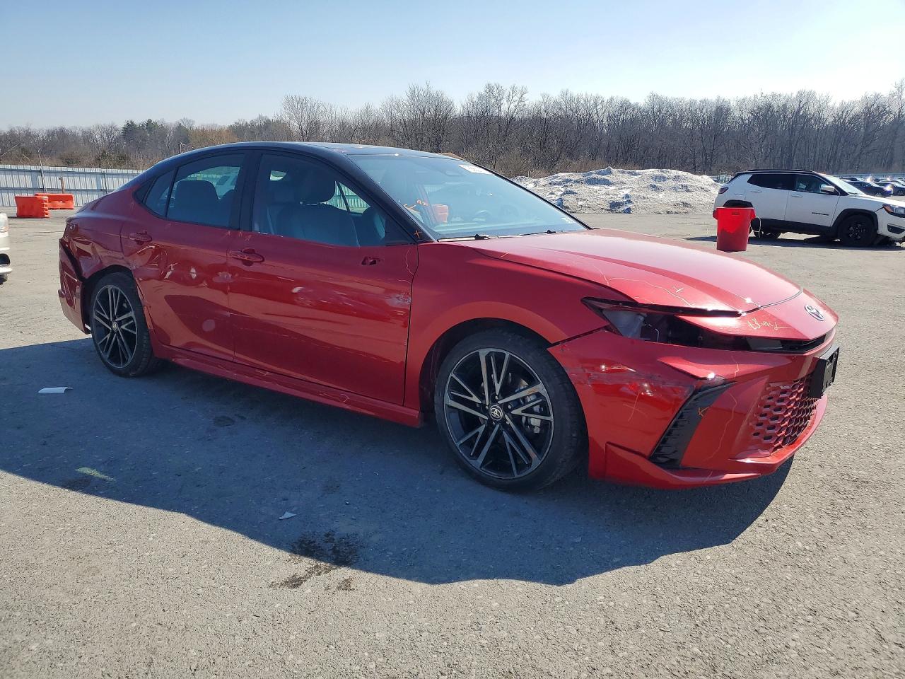 2025 TOYOTA CAMRY XSE photo 4