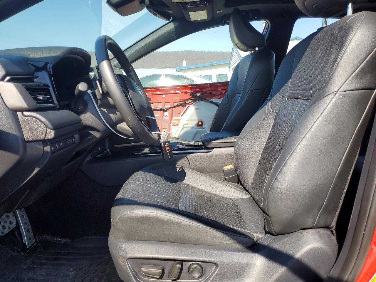 2025 TOYOTA CAMRY XSE photo 7