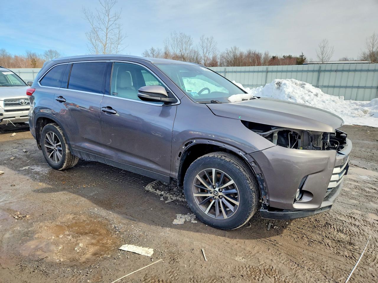 2017 TOYOTA HIGHLANDER XLE photo 7