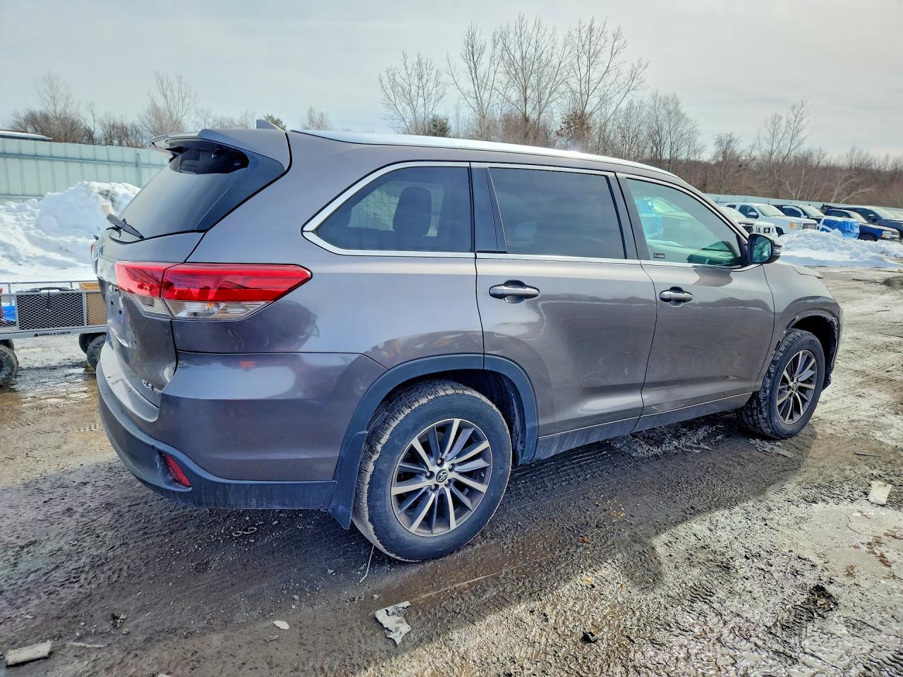2017 TOYOTA HIGHLANDER XLE photo 5