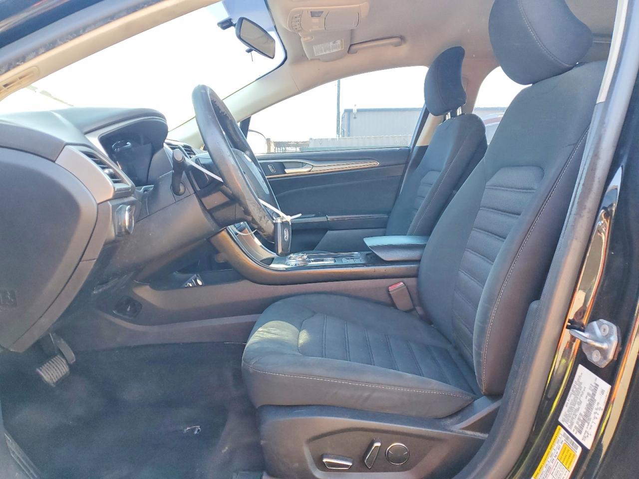 2018 FORD FUSION SE photo 19