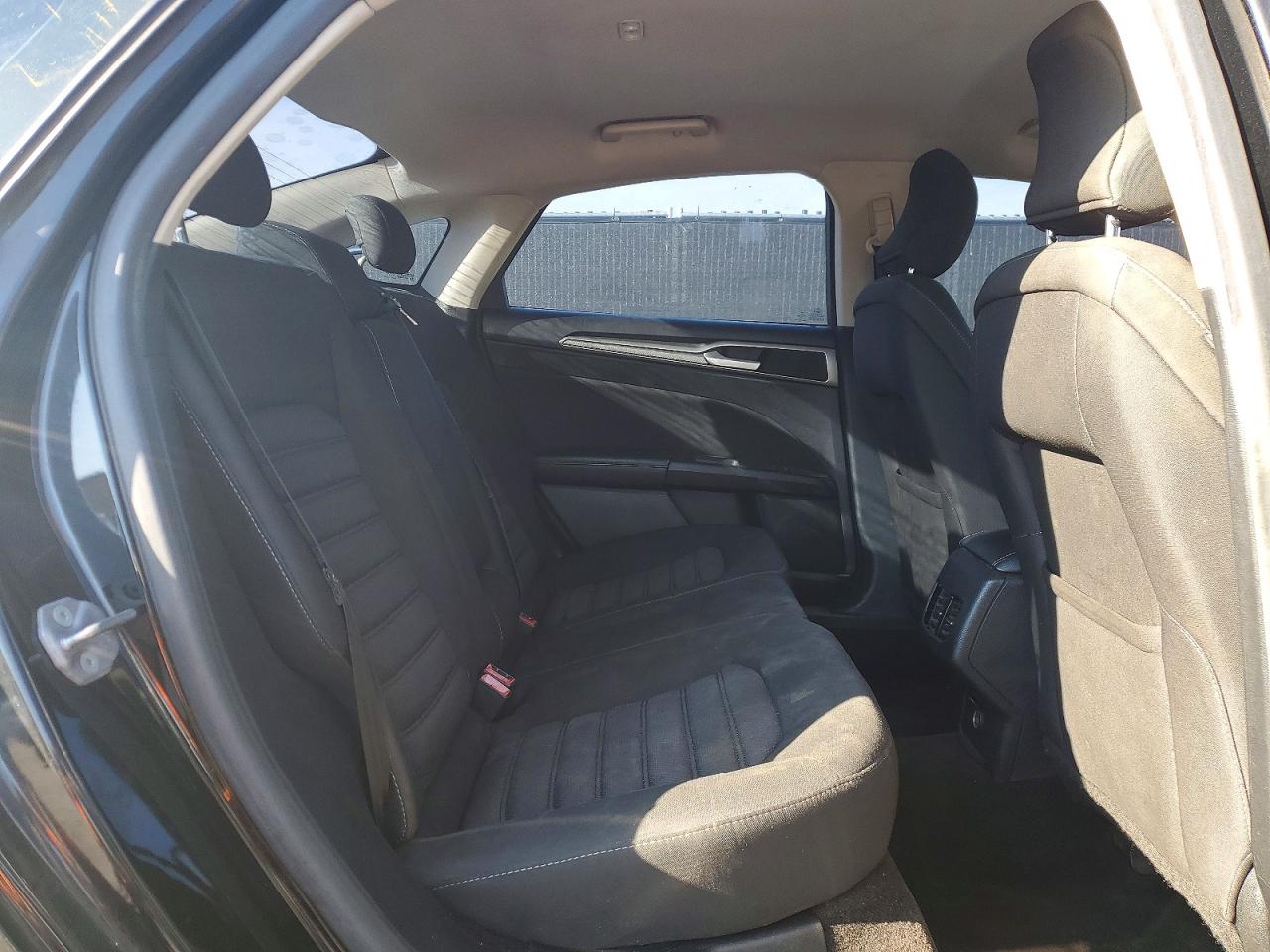 2018 FORD FUSION SE photo 28