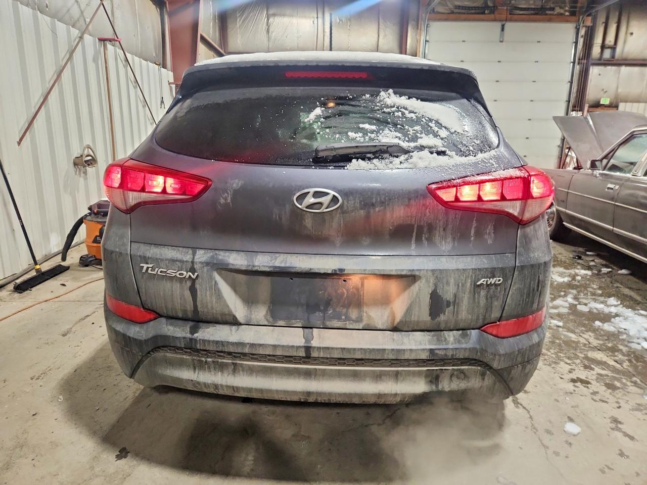 2016 HYUNDAI TUCSON SE photo 6