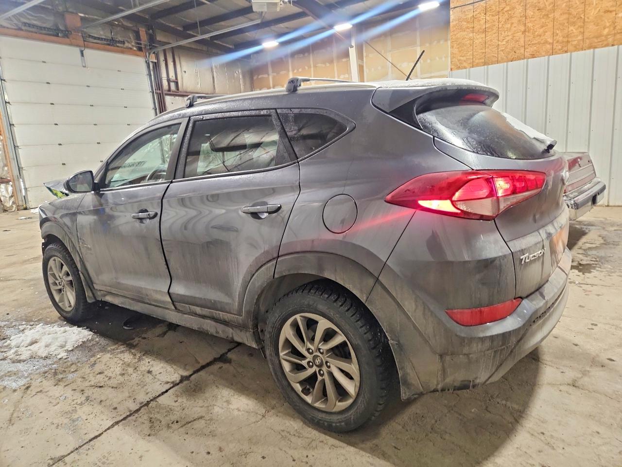 2016 HYUNDAI TUCSON SE photo 2