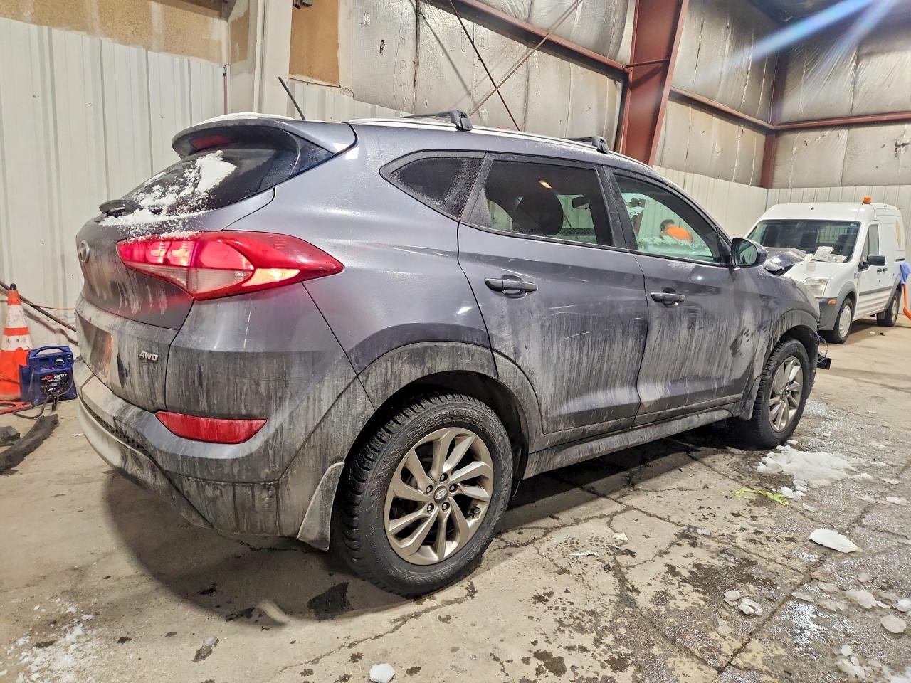 2016 HYUNDAI TUCSON SE photo 3