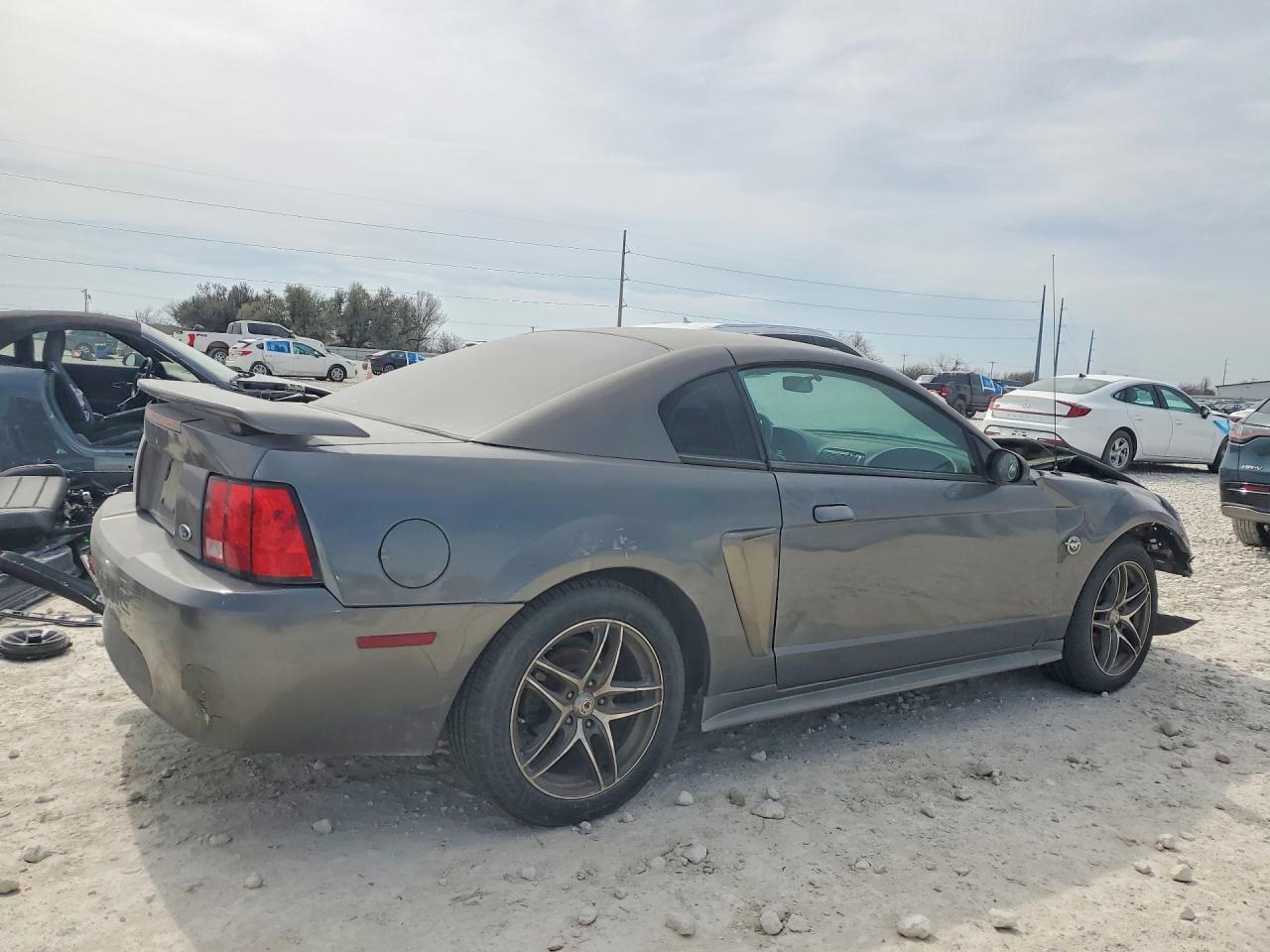 2004 FORD MUSTANG photo 5