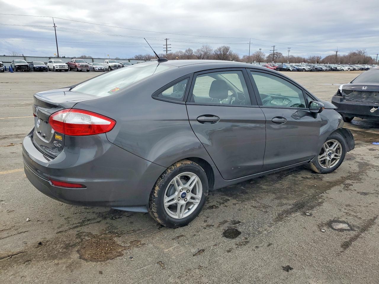 2019 FORD FIESTA SE photo 3